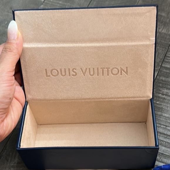 Original Louis Vuitton Sunglasses Case - Picture 2 of 5